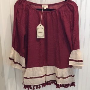 entro off-the-shoulder Blouse